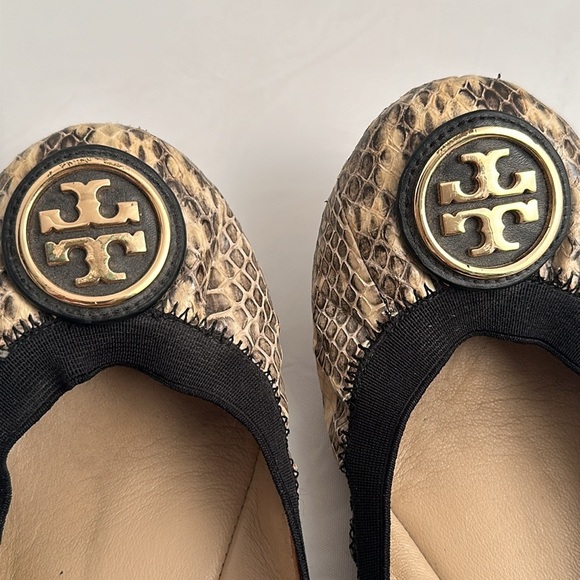 Tory Burch Caroline Roccia two tone cream and black snake flexible flats - Picture 8 of 10